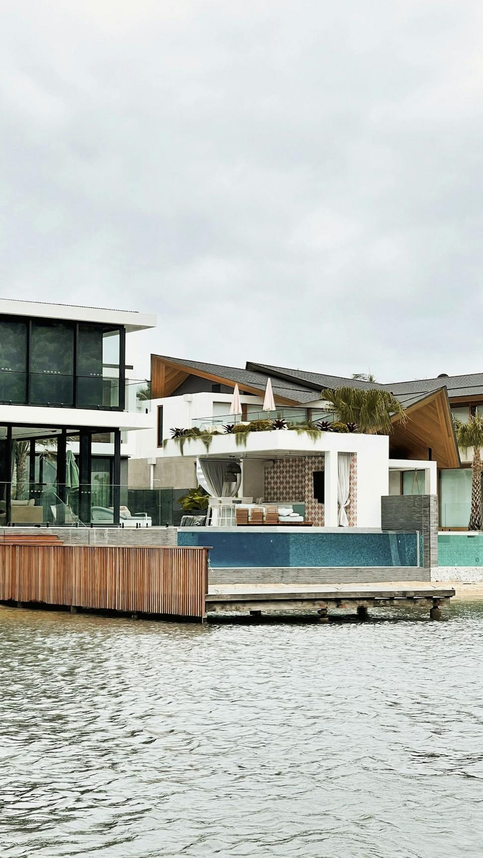 Beaches Lakeside Residence
