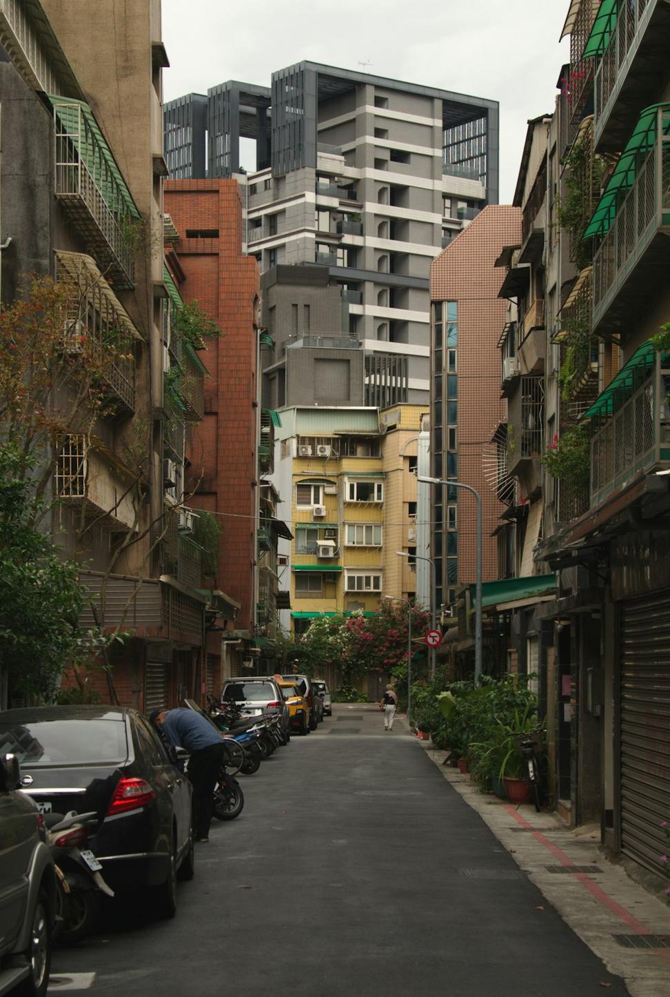 Empty laneway lot